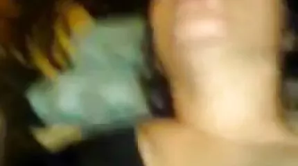 Brunette wedged pussy របស់នាងសម្រាប់ជល់មាន់មិត្តភក្តិថ្មីរបស់នាង