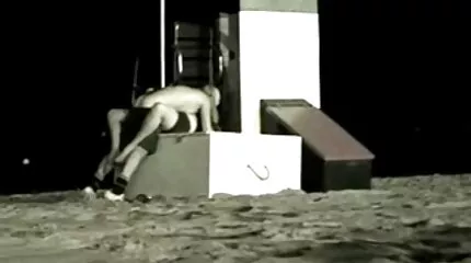 ស្ត្រីមេផ្ទះ fucked ដោយប្តីចម្លែកសម្រាប់ព័ត៌មានជំនួយ