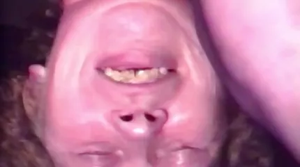 ក្មេងស្រីមហាវិទ្យាល័យចង់ fuck ជាមួយគ្រូហាត់ប្រាណតែមួយនិងទទួលបានស្រវឹងនៅលើជាមួយក្តៅ